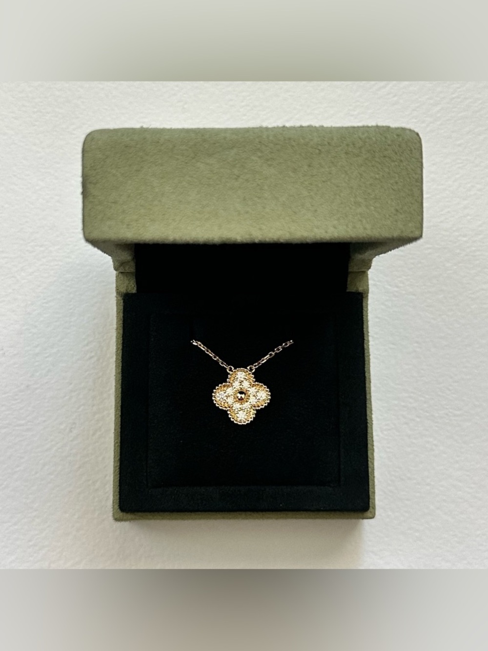 Van Cleef & Arpels Vintage Alhambra Pendant Necklace Diamond 18K Yellow Gold VCA